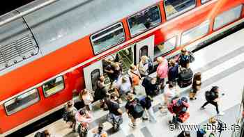 Verkehrsverbund Berlin-Brandenburg: Nachfrage nach Neun-Euro-Ticket in der Region bleibt hoch - rbb24
