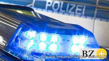 Unbekannter Mann spricht Senioren in Gärten an