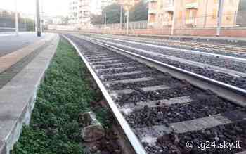 Aggredisce donna e il capotreno che la difende, denunciato a Mortara - Sky Tg24