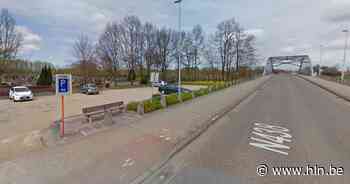 Parking kerkhof dicht en verkeershinder door aanleg fietspaden - Het Laatste Nieuws