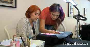 Entrepreneur combines passion for social work and esthetics into an Indigenous-based beauty academy - Global News
