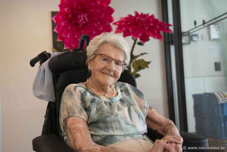 Simonna viert 100ste verjaardag als “meest zorgzame oma van de wereld”