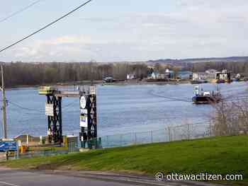Off-duty lifeguard saves 80-year-old who fell into the Ottawa River