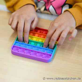 Mit Spielzeug-Förmchen Eiswürfel zubereiten? - radioeuskirchen.de