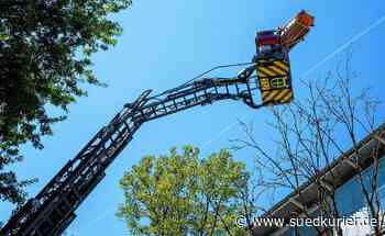 Konstanz: Feuerwehr und Notarzt arbeiten Hand in Hand. Hier wird eine Patientin aus ihrer Wohnung geholt - SÜDKURIER Online