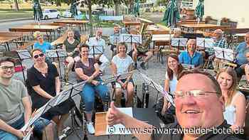 Musikalische Begegnung - Vollmaringer proben im German Biergarten - Schwarzwälder Bote