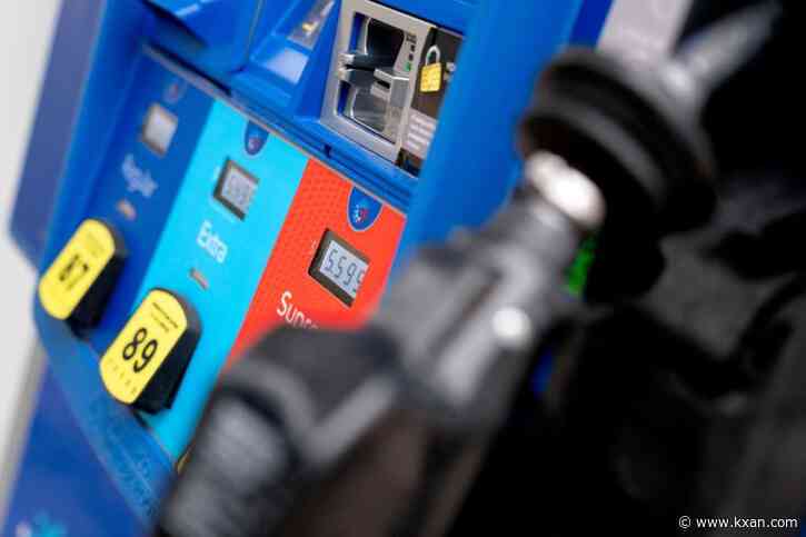 White House says fall of gas prices means that Democrats' plan for reducing inflation is working