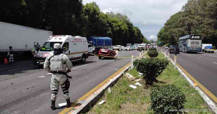 Intento de asalto provoca accidente en autopista Cuernavaca-México; hay 2 muertos - El Financiero