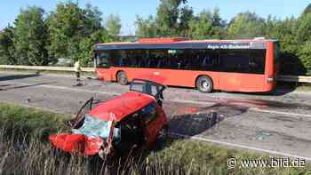 Tödlicher Unfall in Ulm: Autofahrer (63) rast frontal in Bus | Regional - BILD