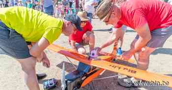 Zeventigtal knuffeltjes krijgen luchtdoop boven Herentals - Het Laatste Nieuws