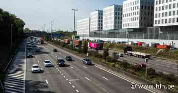 Ongeval op Antwerpse Ring richting Nederland in Berchem - Het Laatste Nieuws