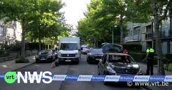 Auto in brand gestoken in Berchem, in zelfde straat waar al vuurwerkbom ontplofte - VRT NWS