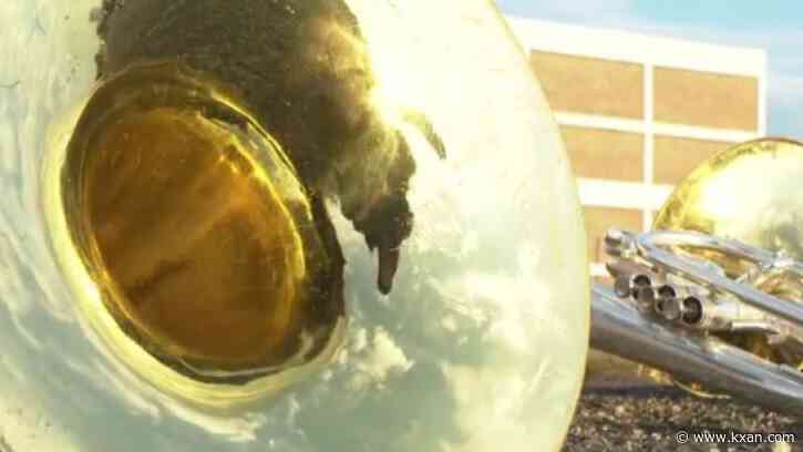 Austin ISD band students try to stay cool during summer practice