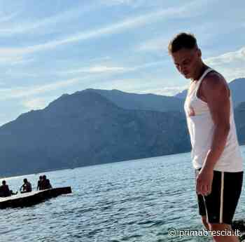 L'attore Tom Wlaschiha si gode le vacanze sul Garda - Prima Brescia