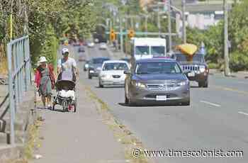 Saanich turns up speed on pedestrian, cycling project - Victoria - Times Colonist