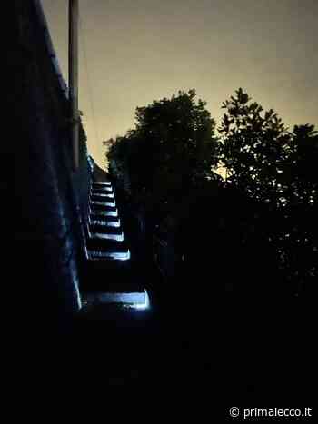 Illuminato il percorso pedonale che collega il cimitero con Fiumelatte - Prima Lecco