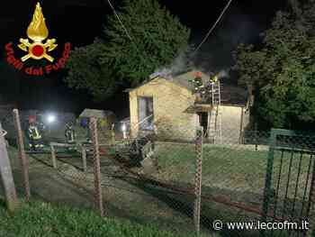 VENDROGNO: IN FIAMME IL TETTO DI UNA CASCINA - Lecco FM