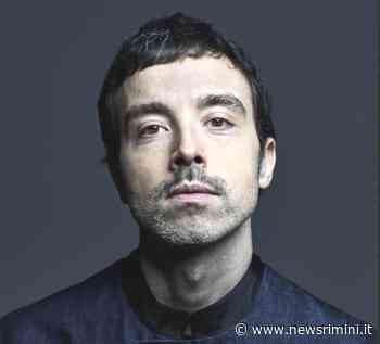 Albe in controluce. Diodato in concerto per salutare l’alba in spiaggia - News Rimini