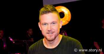 Met dit kapsel herken je Johnny de Mol niet meer terug - Story