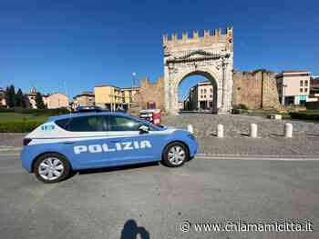 Rimini, arrestato con un refurtiva da record: 22 smartphone, un Rolex e un macchina fotografica - ChiamamiCittà