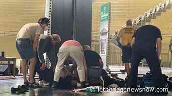 Author Salman Rushdie attacked on lecture stage in New York - Lethbridge News Now