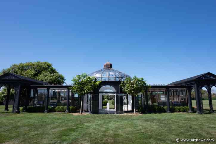 A Trio of Twentysomethings Have Put On a DIY Show at an Oceanfront Hamptons Manor