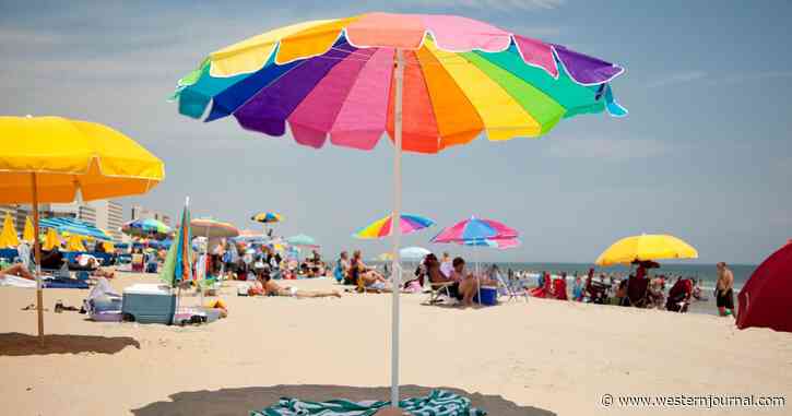 Beach Umbrella Turns Into Lethal Weapon in Freak Accident, Leaves 63-Year-Old Woman Dead