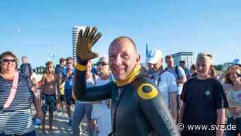 Weltrekord in Warnemünde: Triathlet schwimmt von Gedser nach Rostock - svz – Schweriner Volkszeitung
