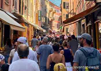 Rapallo: tempo nuvoloso, turisti nel centro storico - LevanteNews.it