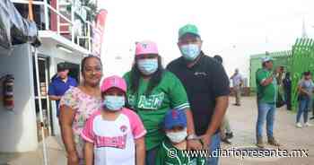 En un ambiente de fiesta y con mucha alegría iniciaron los play offs en el estadio Ángel Toledo Meza de Macuspana. - Diario Presente