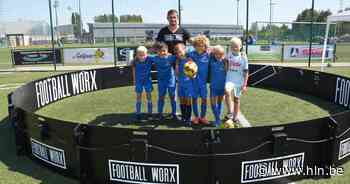 Jeugdspelers leren voetbalskills in unieke voetbalarena tijdens stage bij FCV Dender - Het Laatste Nieuws