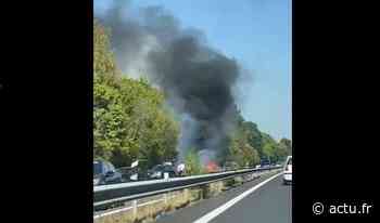 VIDÉO. Une voiture en feu sur la 4 voies Rennes - Saint-Malo - actu.fr