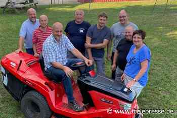 Warum ein Rasentraktor in Plohn zum Kirmes-Star wird - freiepresse.de