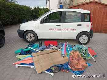 Sequestrate decine di ombrelloni e attrezzature balneari a Cecina - gonews
