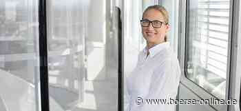 Vorständin Höllinger: "Wer mit den Enkeln zoomt, macht das auch mit seiner Bank"