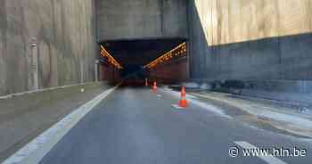 Tunnel op de A11 richting Brugge ter hoogte van Zelzate afgesloten - Het Laatste Nieuws
