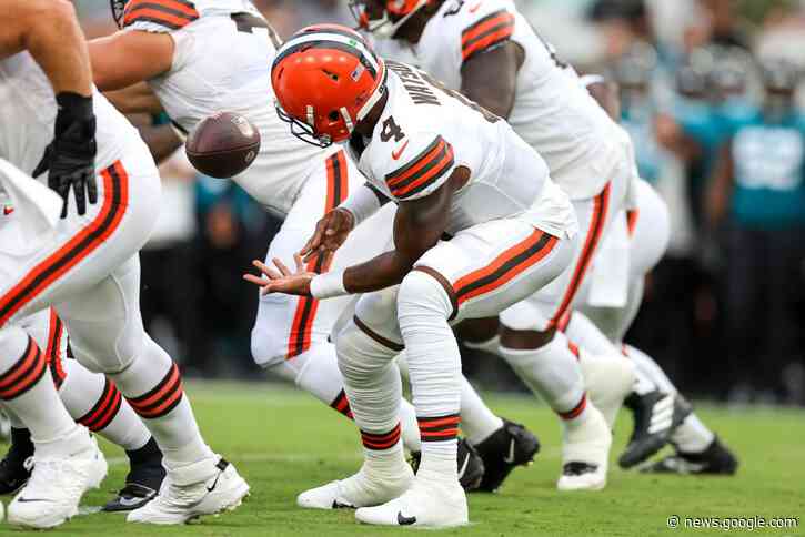 Rusty Deshaun Watson heavily booed in ugly preseason debut - New York Post