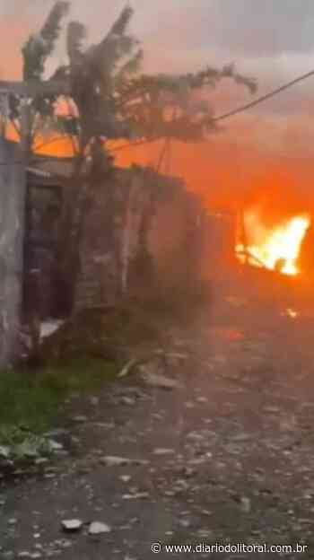 Incêndio atinge casas na comunidade Cantagalo, em Guarujá; vídeo - Diário do Litoral