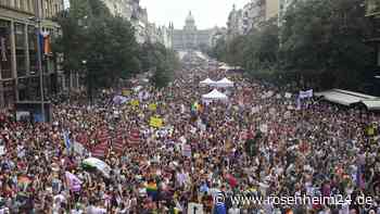 Rund 50.000 Menschen bei Regenbogenparade in Prag