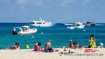 Beim Schwimmen im Meer: Dutzende Badegäste klagen über Bisse