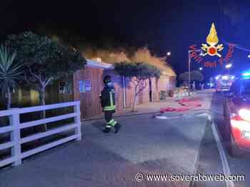 Stabilimento balneare in fiamme nel catanzarese, ipotesi dolosa - Soverato Web