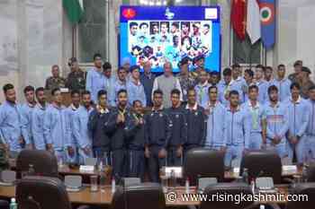 Rajnath Singh interacts with Commonwealth Games 2022 participants from three Armed Forces - Rising Kashmir