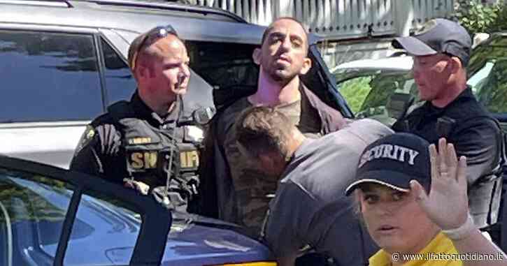 Salma Rushdie, Hadi Matar si dichiara non colpevole. Chi è l’uomo accusato del tentato omicidio dello scrittore