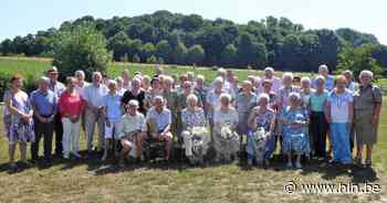 Kaart- en teerlingenclub vzw De Link viert kampioenen - Het Laatste Nieuws