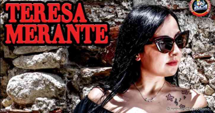 “Inneggia alla mafia”: il sindaco annulla il concerto di una cantante folk in Calabria