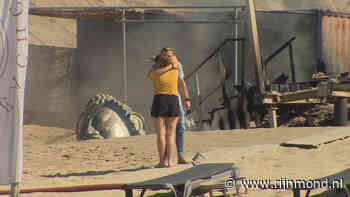 Strandgangers halen herinneringen op bij afgebrande beachclub: 'Een verlies voor Rockanje en voor het strand' - RTV Rijnmond