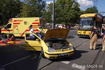 Unfall am Dynamo-Stadion: VW Golf kollidiert mit Straßenbahn, zwei Verletzte - TAG24