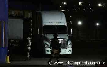 Aseguran migrantes en Vía Corta a Santa Ana y Tepeaca; iban a bordo de 2 tráileres y un autobús - Urbano | Noticias Mexico - Urbano Puebla