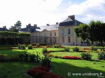 Promenade dans le parc du château Château de la Celle Saint-Cloud samedi 17 septembre 2022 - Unidivers