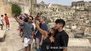MATERA INVASA DALL'”ESERCITO DEL SELFIE” - Cronache TV